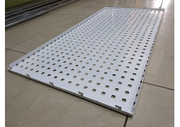 Перфорована панель 960х650мм. крок 30мм. (квадр.біла)